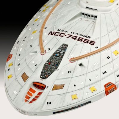 Star Trek Model Kit 1/670 U.S.S. Voyager
